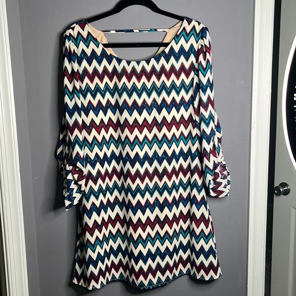 Speechless Green and Red Zigzag Print Roll Tab Sleeve Dress Size Medium - Picture 10 of 10